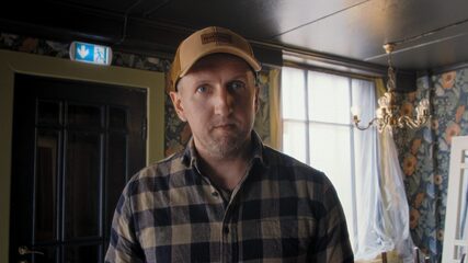 Tanel and chickens. Season 3. (thumbnail 13)